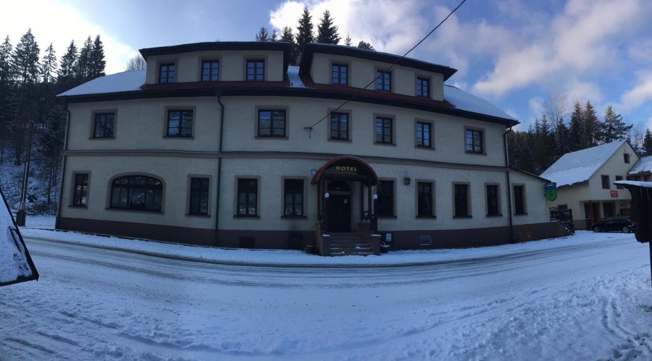 Hotel Salajka Horní Lomná 外观 照片